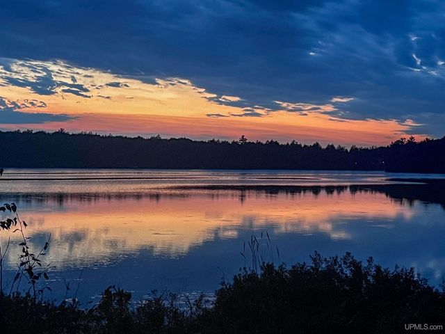 3865 Peninsula Point Road, Munising, MI 49862