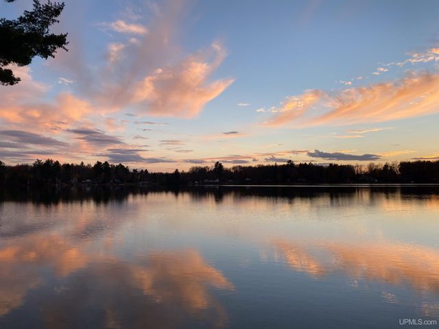 3865 Peninsula Point Road, Munising, MI 49862