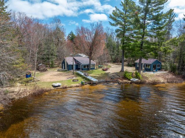 3865 Peninsula Point Road, Munising, MI 49862