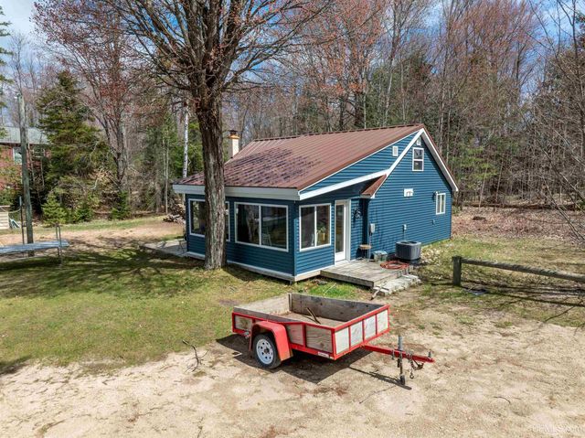3865 Peninsula Point Road, Munising, MI 49862