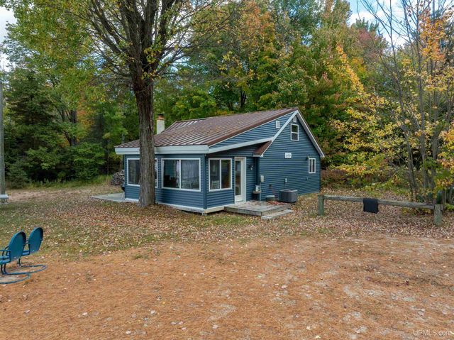 3865 Peninsula Point Road, Munising, MI 49862