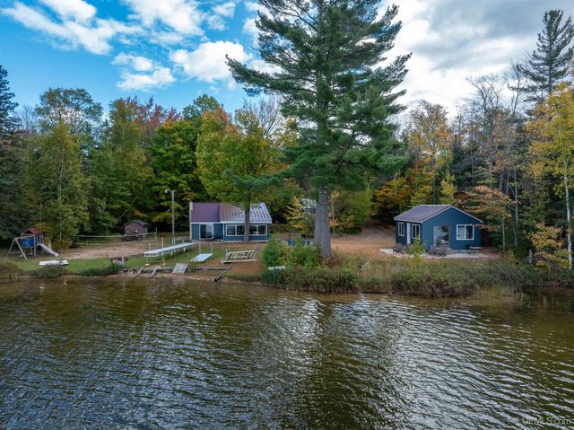3865 Peninsula Point Road, Munising, MI 49862