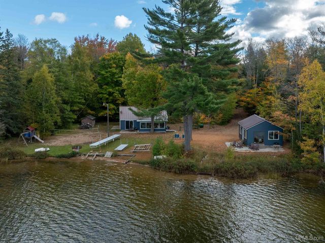 3865 Peninsula Point Road, Munising, MI 49862