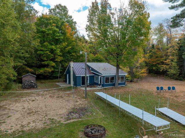 3865 Peninsula Point Road, Munising, MI 49862
