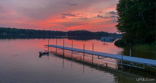 3865 Peninsula Point Road, Munising, MI 49862