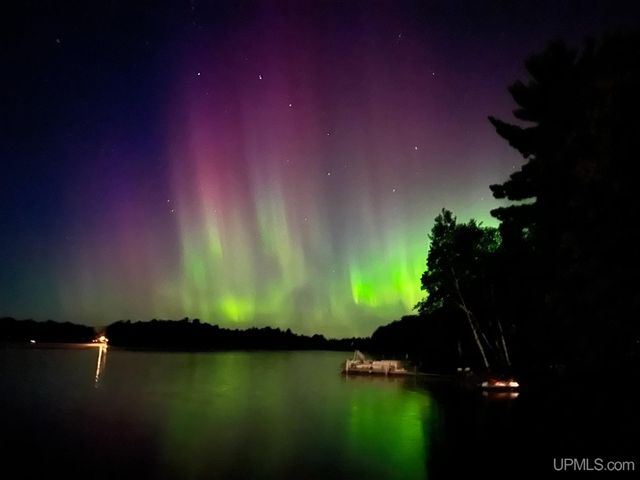 3865 Peninsula Point Road, Munising, MI 49862