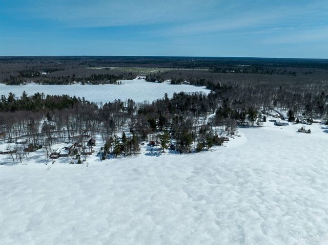 3865 Peninsula Point Road, Munising, MI 49862