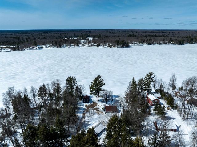 3865 Peninsula Point Road, Munising, MI 49862