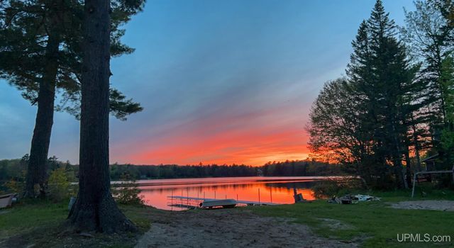 3865 Peninsula Point Road, Munising, MI 49862