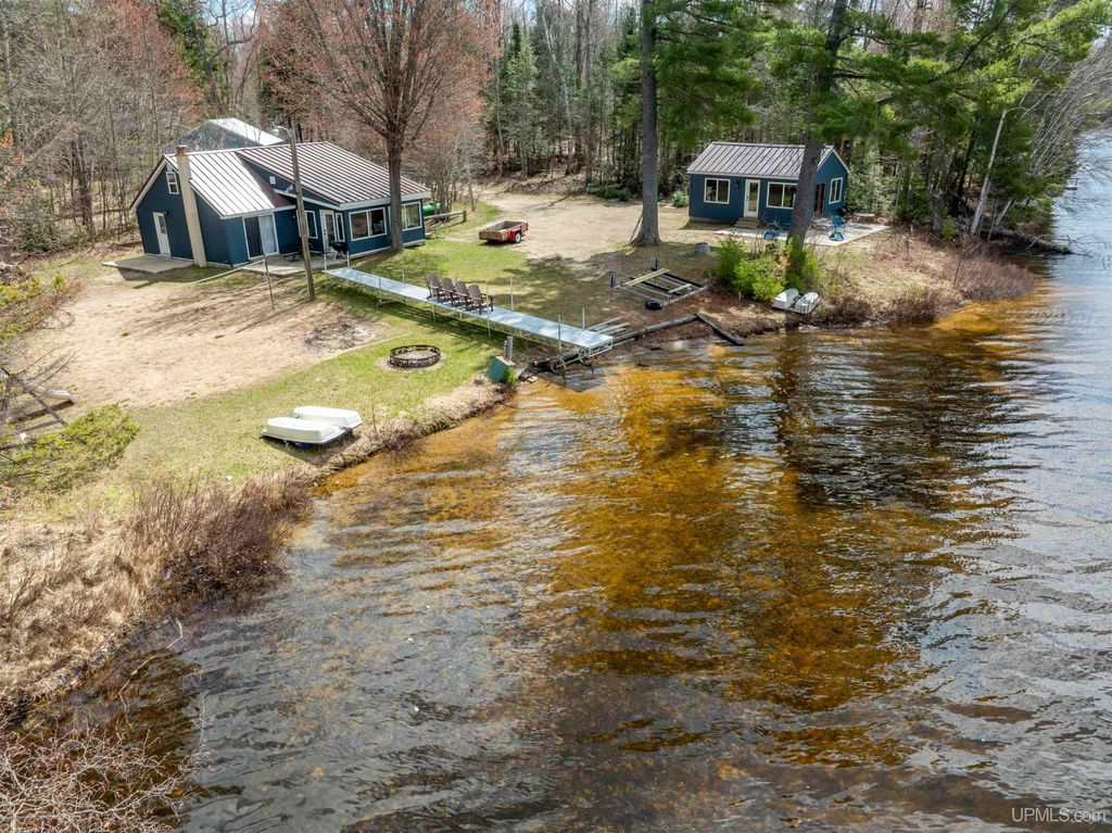 3865 Peninsula Point Road, Munising, MI 49862