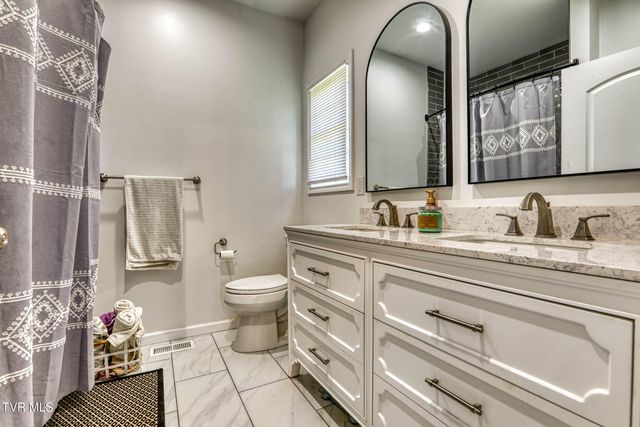119 Sturbridge Lane, Church Hill, TN 37642