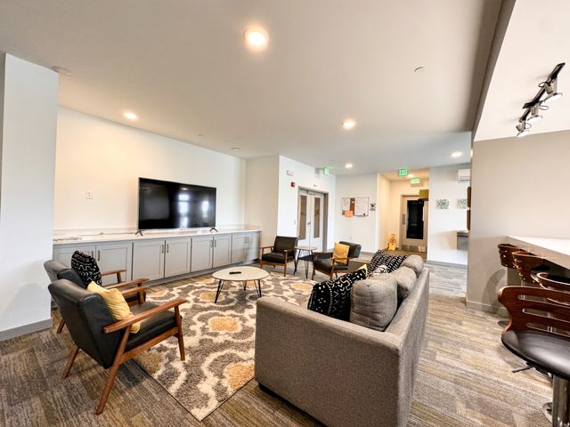 400 Herron Dr Apt 113, Nashville, TN 37210