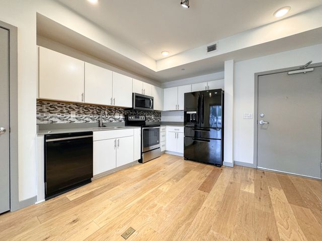 400 Herron Dr Apt 113, Nashville, TN 37210
