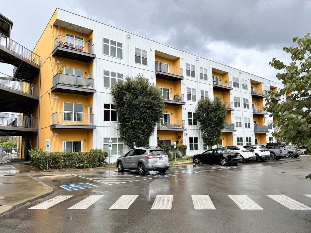 400 Herron Dr Apt 113, Nashville, TN 37210