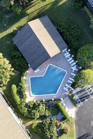 6275 SE Charleston Place 203, Hobe Sound, FL 33455