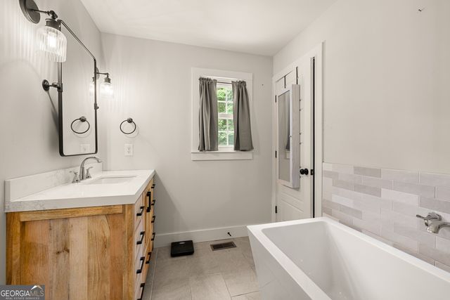 29 Red Bud Trail, Newnan, GA 30263
