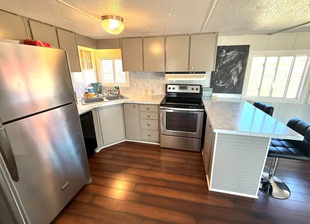 160 NE Bobwhite Dr, Medicine Lodge, KS 67104