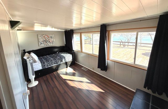 160 NE Bobwhite Dr, Medicine Lodge, KS 67104