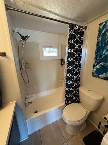 160 NE Bobwhite Dr, Medicine Lodge, KS 67104