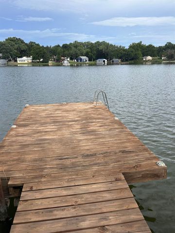 160 NE Bobwhite Dr, Medicine Lodge, KS 67104