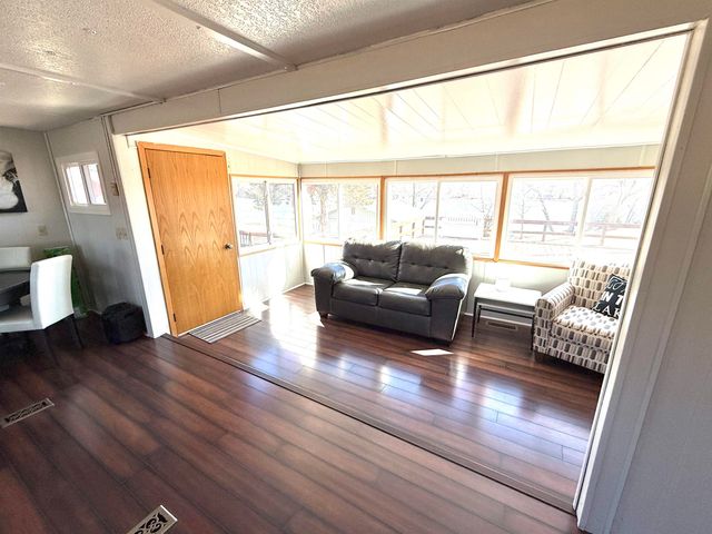 160 NE Bobwhite Dr, Medicine Lodge, KS 67104