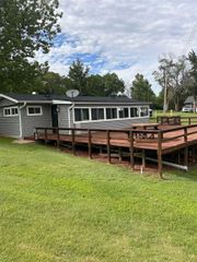 160 NE Bobwhite Dr, Medicine Lodge, KS 67104