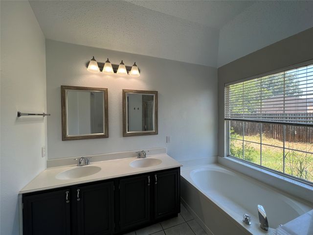 8059 Raleigh Court, Fort Worth, TX 76123