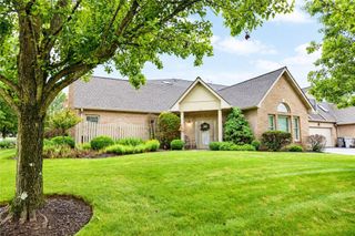110 Evergreen Dr, Peters Twp, PA 15317