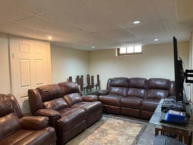 4166 N 17th STREET, Milwaukee, WI 53209