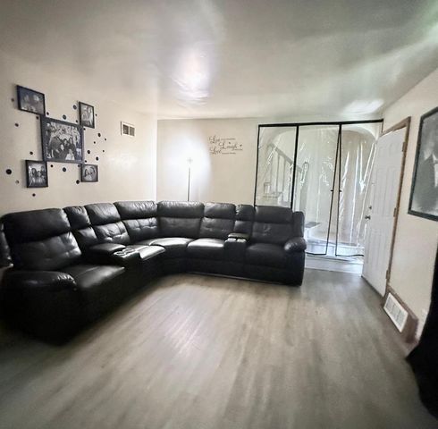 4166 N 17th STREET, Milwaukee, WI 53209