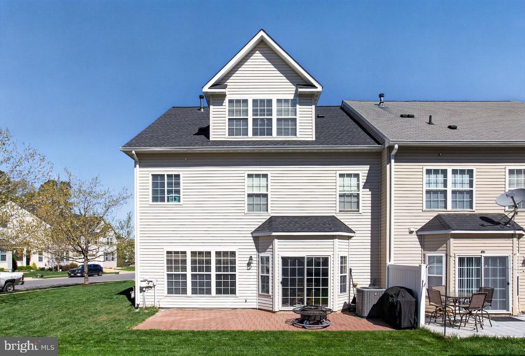 Image 23 of property listing at 23116 LILAC ST, California, MD 20619