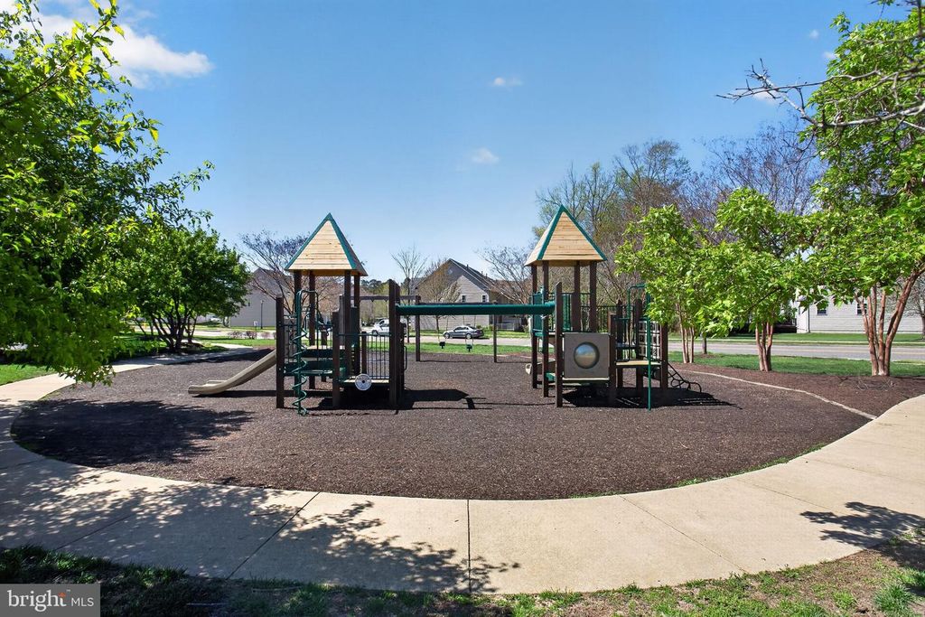 Image 26 of property listing at 23116 LILAC ST, California, MD 20619