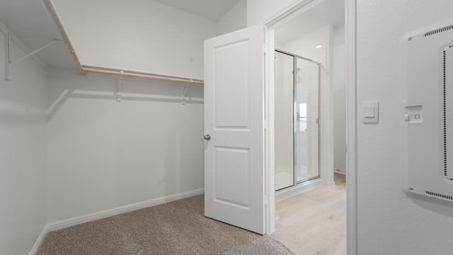 276 MUSTANG LAKE CIR, Buda, TX 78610