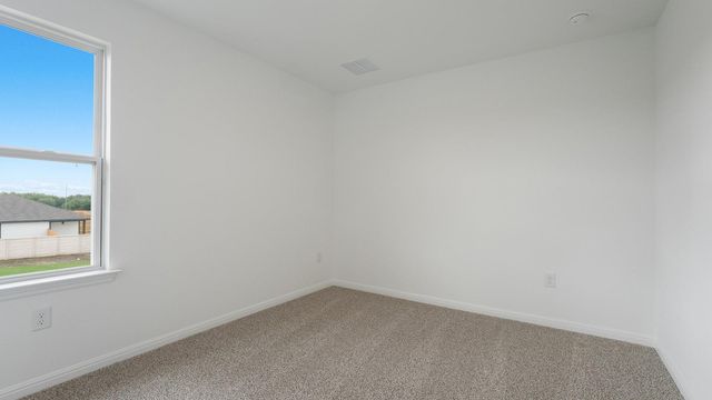 276 MUSTANG LAKE CIR, Buda, TX 78610