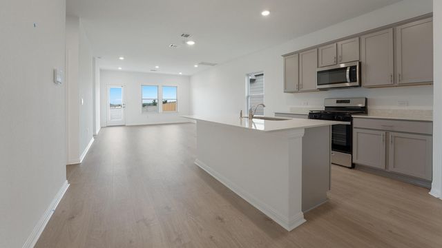 276 MUSTANG LAKE CIR, Buda, TX 78610