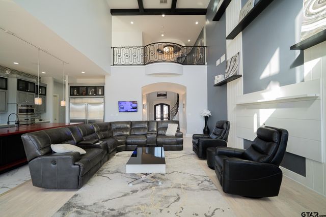 3410 Oak Hill Trl, Longview, TX 75605