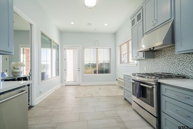 3410 Oak Hill Trl, Longview, TX 75605