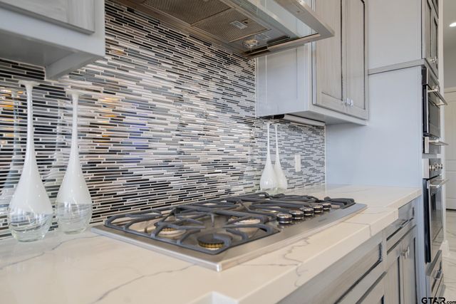 3410 Oak Hill Trl, Longview, TX 75605