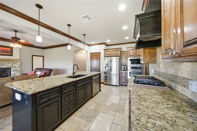 14246 N 61 Avenue, Collinsville, OK 74021