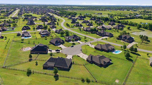 14246 N 61 Avenue, Collinsville, OK 74021