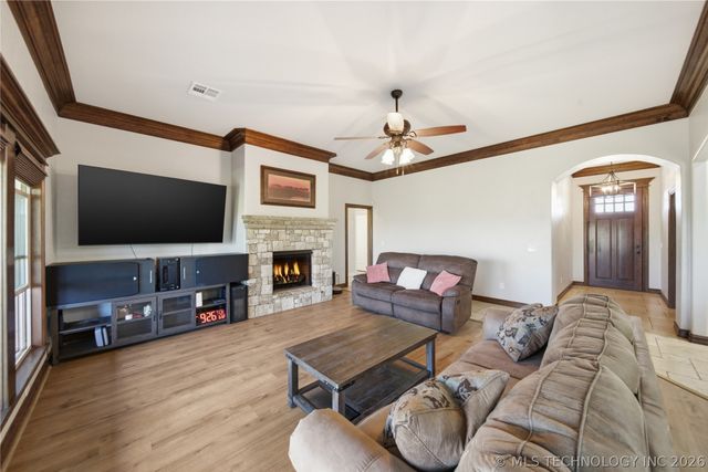 14246 N 61 Avenue, Collinsville, OK 74021
