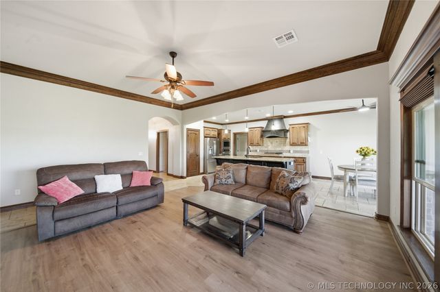 14246 N 61 Avenue, Collinsville, OK 74021
