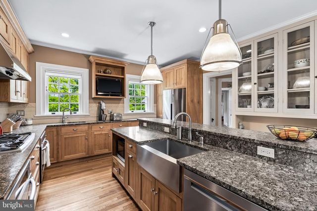 222 LONGWOOD RD, Baltimore, MD 21210