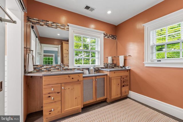 222 LONGWOOD RD, Baltimore, MD 21210