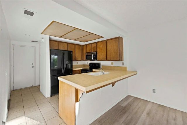 921 Creekside Dr, Fullerton, CA 92833