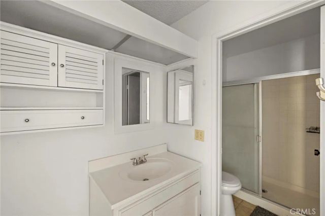 921 Creekside Dr, Fullerton, CA 92833