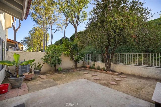 921 Creekside Dr, Fullerton, CA 92833