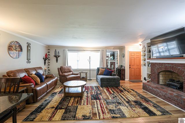 481 W Vaughn Rd, Mayfield, KY 42066