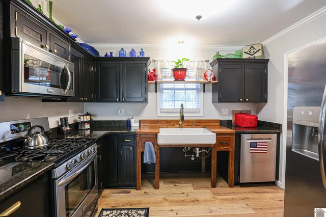 481 W Vaughn Rd, Mayfield, KY 42066