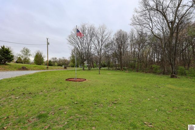 481 W Vaughn Rd, Mayfield, KY 42066